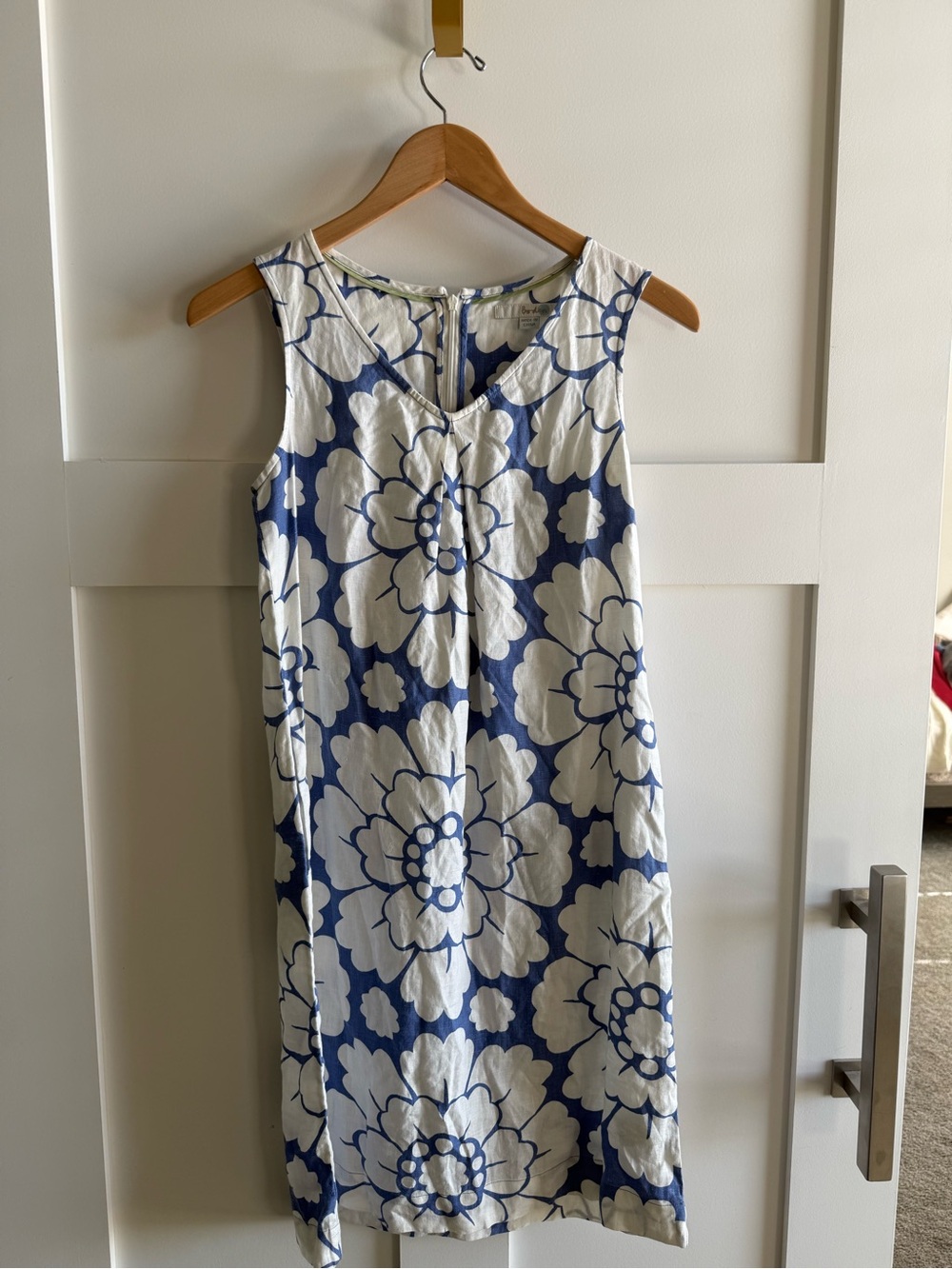 Boden Sleeveless Navy & White Floral Shift Dress